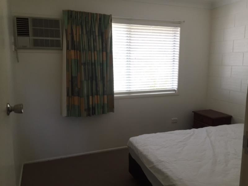 2/295 Bloxsom Street, Frenchville QLD 4701